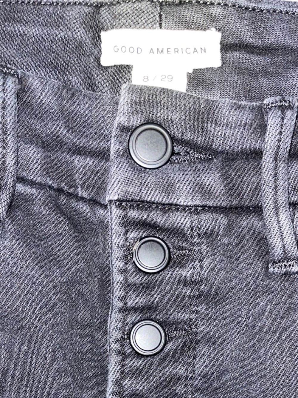 Good American Black High-Rise Skinny Jeans with Button-Fly & Raw hem - Picture 4 of 4